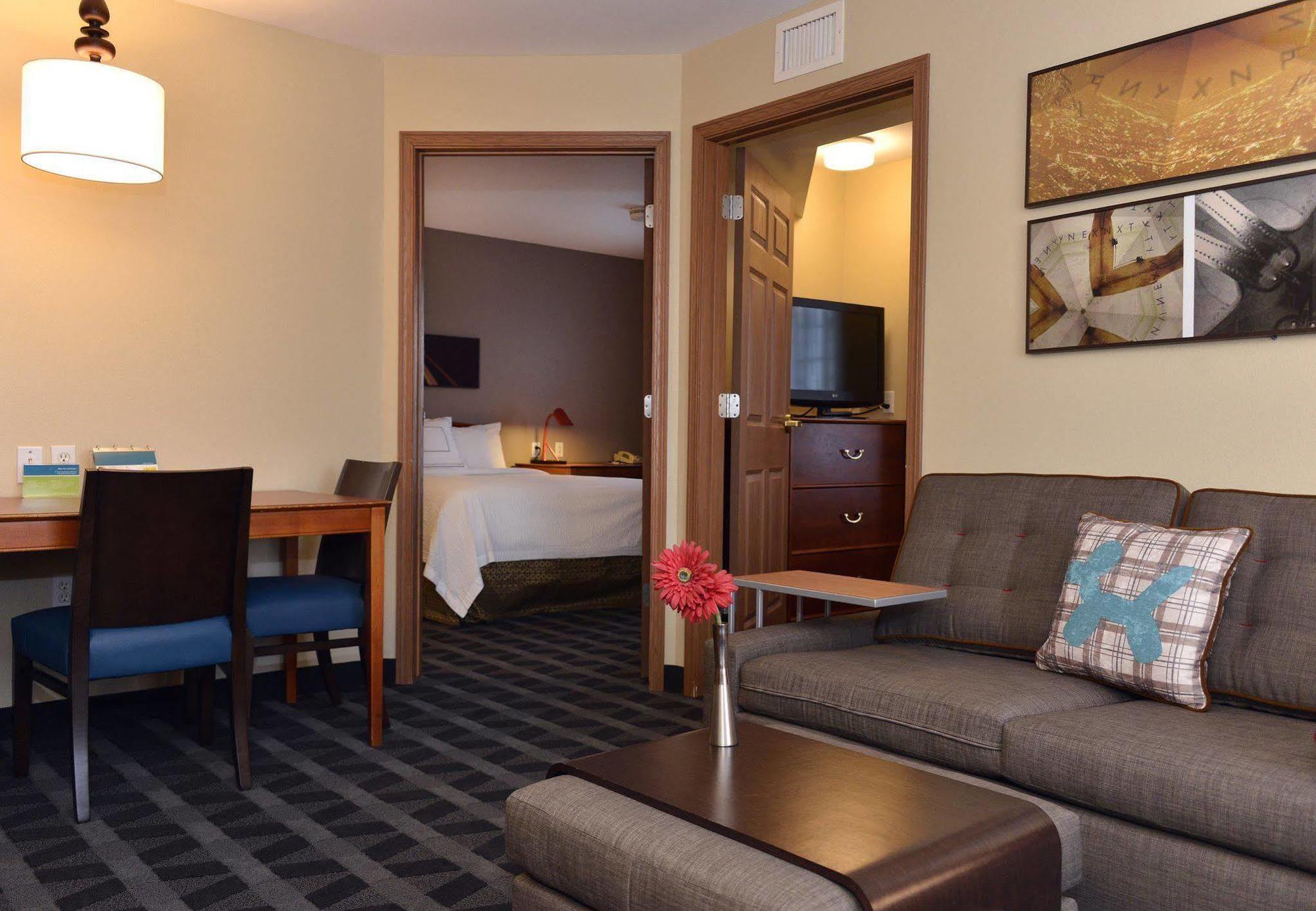 Towneplace Suites By Marriott East Lansing Exterior foto